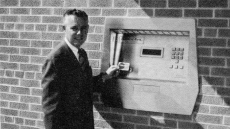 第一台ATM-数字银行的历史
